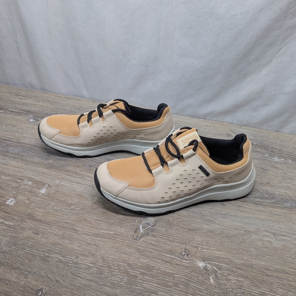 Men's Beige and Black Casual Shoes - Picture 3 of 11